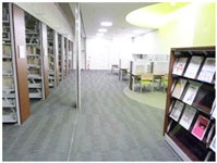 図書室の写真（通路）