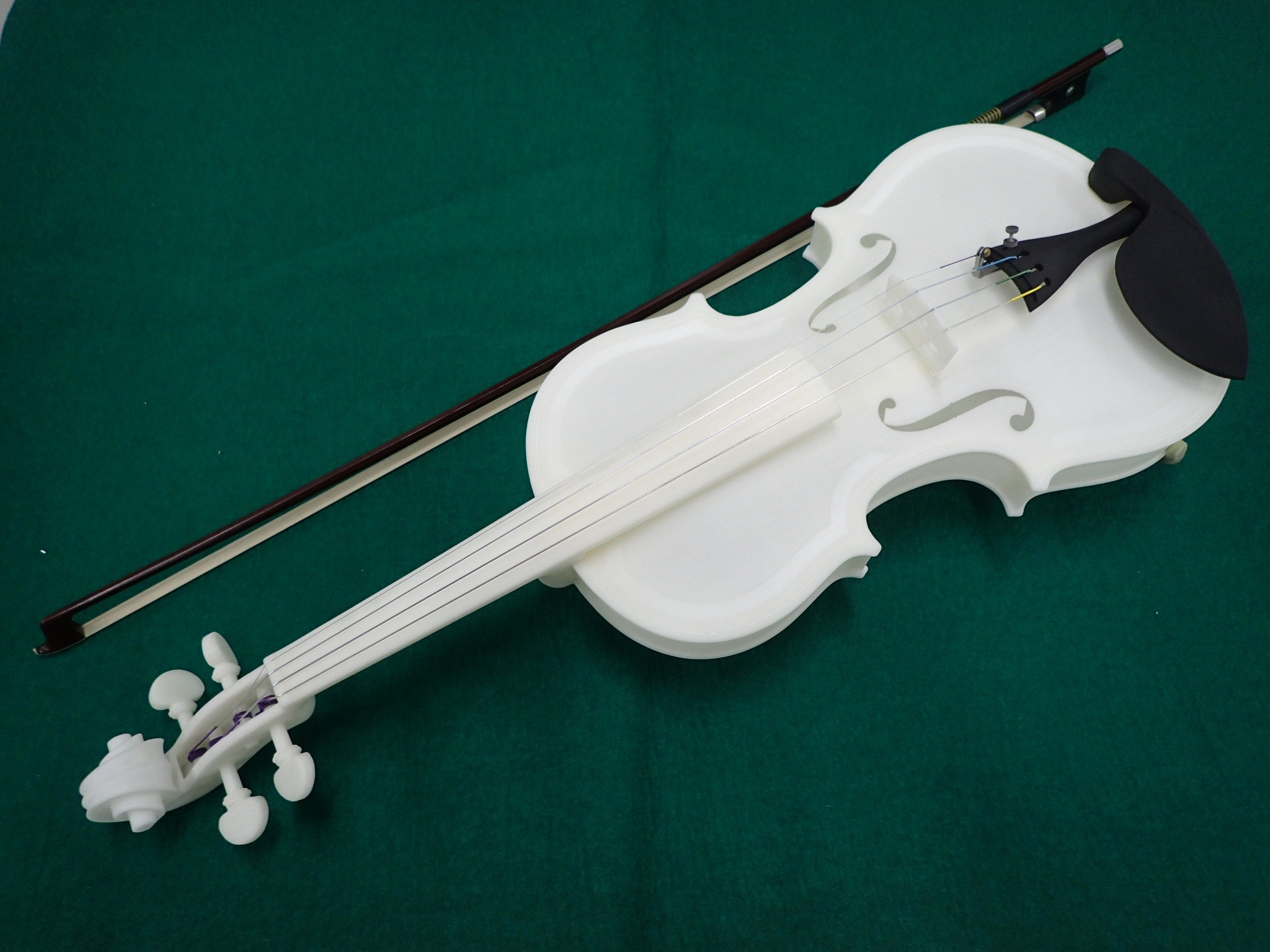 完成した3Dプリンター製バイオリンの画像